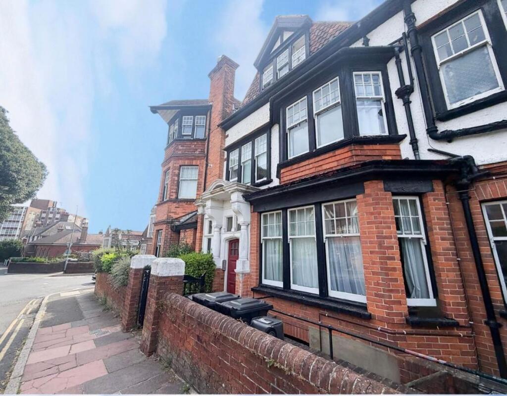 2 bed 1st Floor Flat for rent in Eastbourne. From Oakfield - Eastbourne