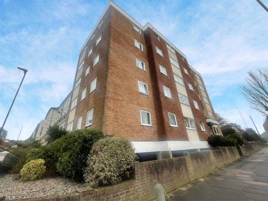 1 bed 1st Floor Flat for rent in Eastbourne. From Oakfield - Eastbourne 1 bed 1st Floor Flat for rent in Eastbourne. From Oakfield - Eastbourne