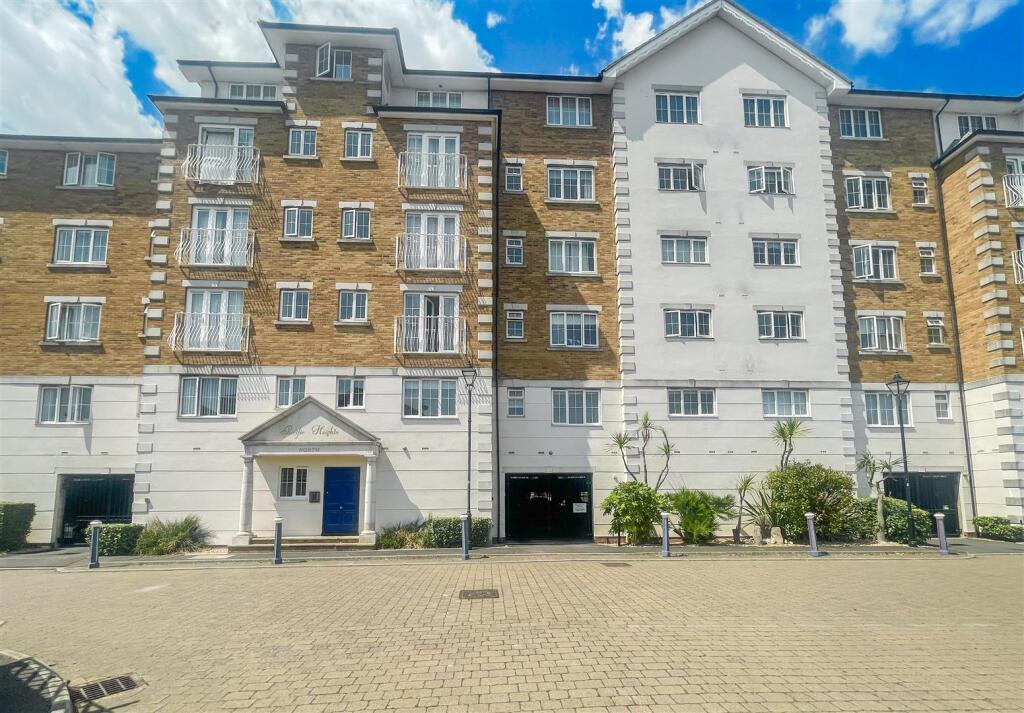 2 bed 1st Floor Flat for rent in Crumbles. From Oakfield - Eastbourne