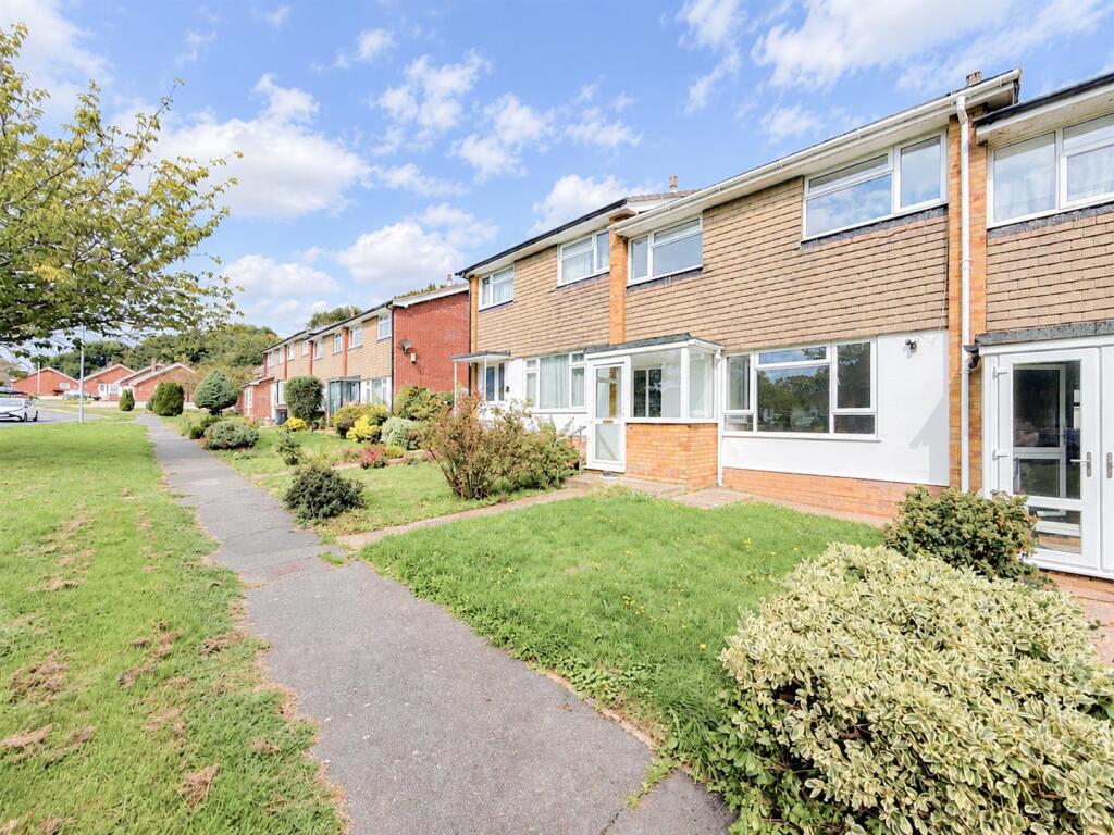 3 bed Mid Terraced House for rent in Polegate. From Oakfield - Eastbourne 3 bed Mid Terraced House for rent in Polegate. From Oakfield - Eastbourne