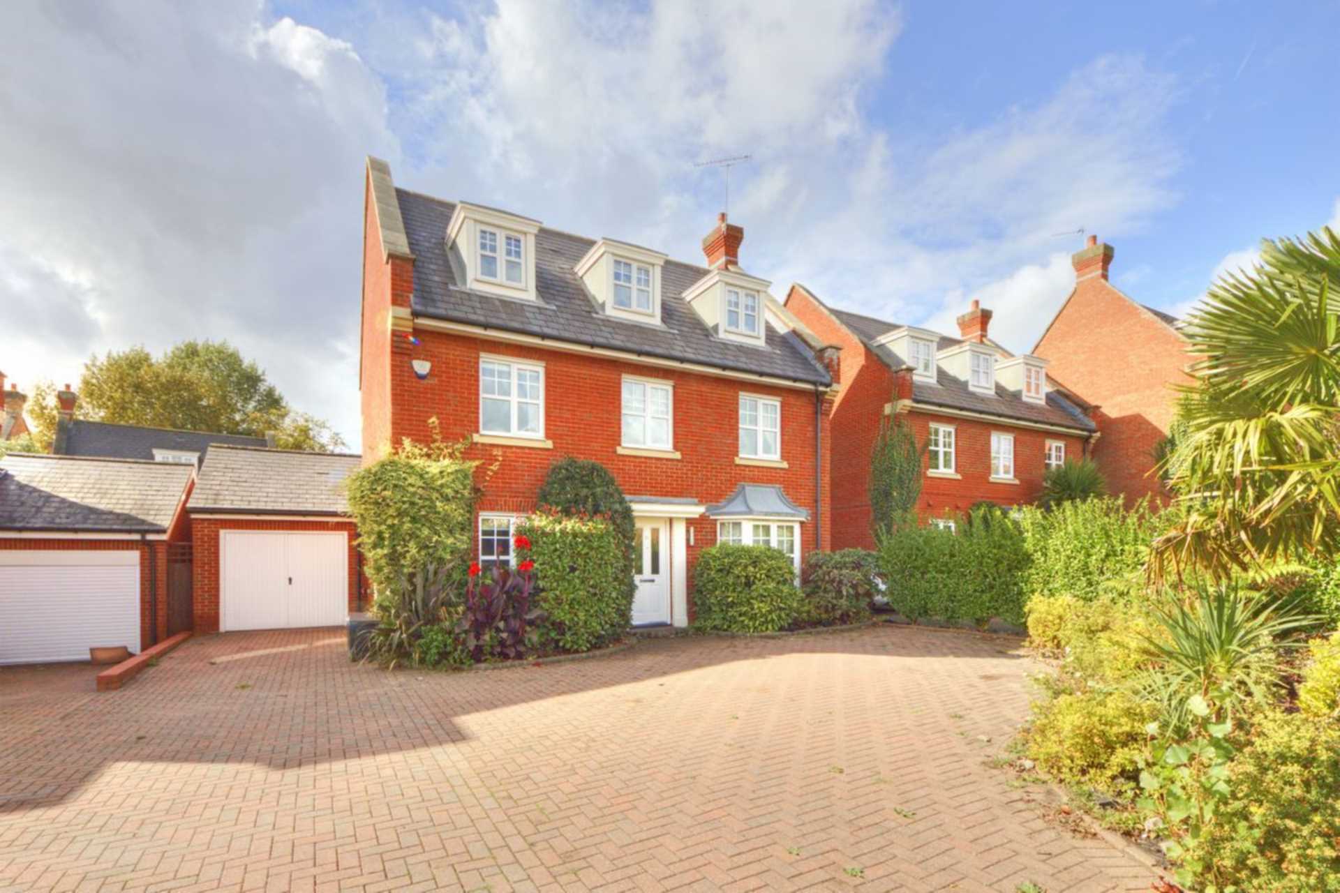 5 bed Detached for rent in Ilford. From Option Homes Ltd