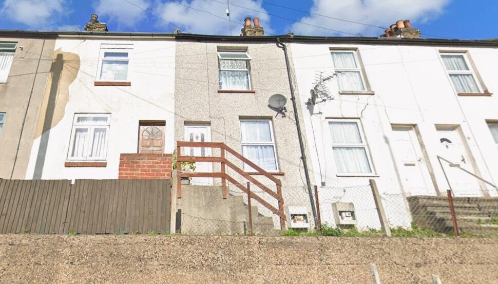 2 bed Mid Terraced House for rent in Northfleet. From Orange - Gravesend