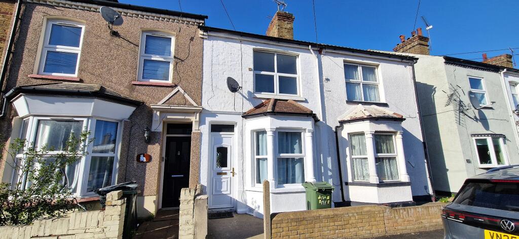 2 bed Mid Terraced House for rent in Swanscombe. From Orange - Gravesend
