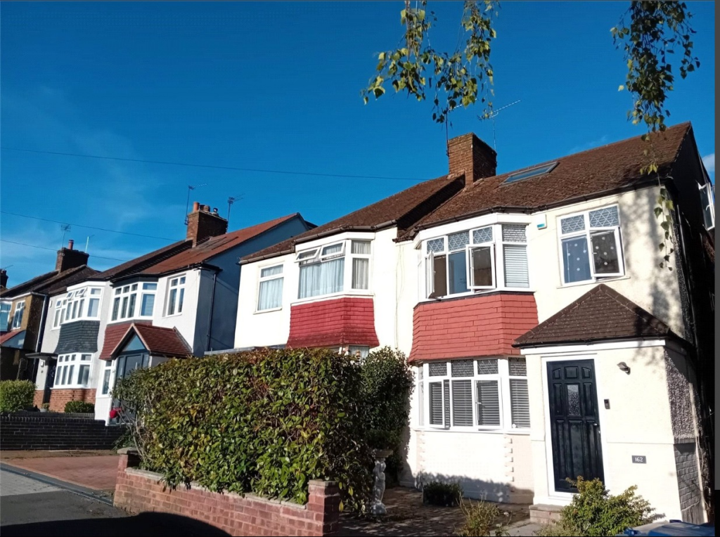 4 bed Semi Detached for rent in Barnet. From Orange - Gravesend 4 bed Semi Detached for rent in Barnet. From Orange - Gravesend