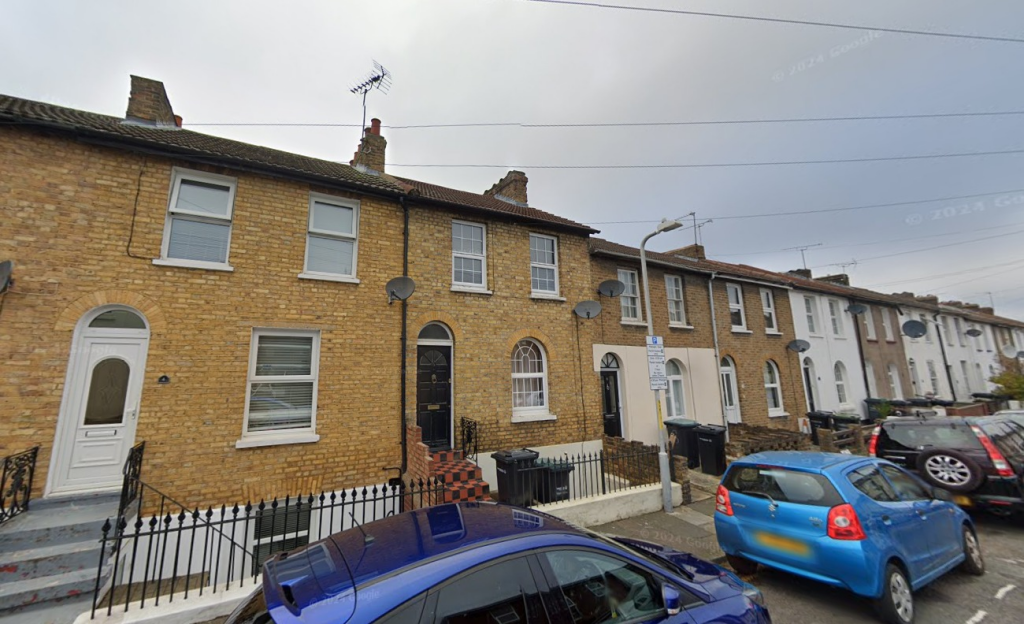 3 bed Mid Terraced House for rent in Northfleet. From Orange - Gravesend