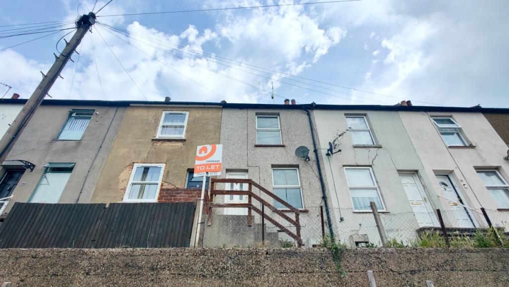 2 bed Mid Terraced House for rent in Northfleet. From Orange - Gravesend 2 bed Mid Terraced House for rent in Northfleet. From Orange - Gravesend