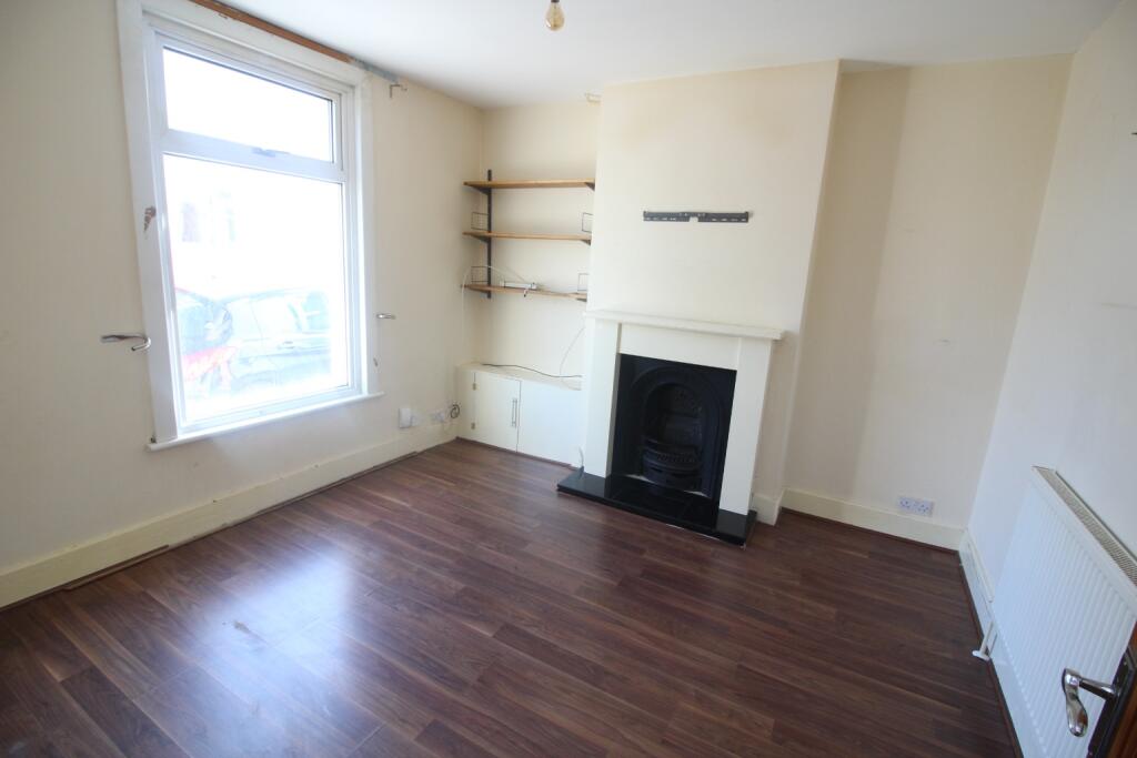 2 bed Mid Terraced House for rent in Gravesend. From Orange - Gravesend 2 bed Mid Terraced House for rent in Gravesend. From Orange - Gravesend