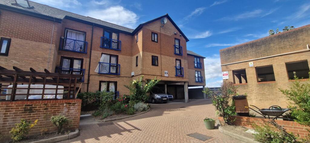 2 bed 1st Floor Flat for rent in Northfleet. From Orange - Gravesend