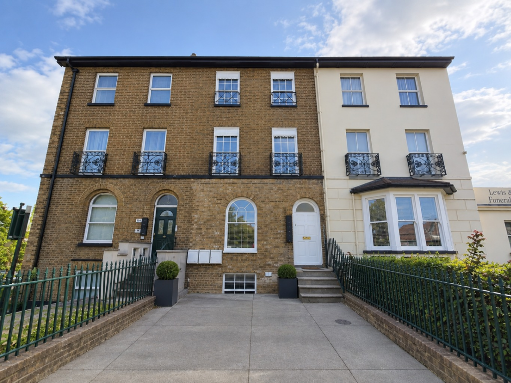 2 bed 1st Floor Flat for rent in Northfleet. From Orange - Gravesend