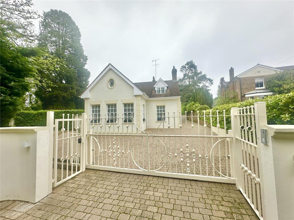 6 bed Detached House for rent in Letchmore Heath. From LUMLEY ESTATES RADLETT