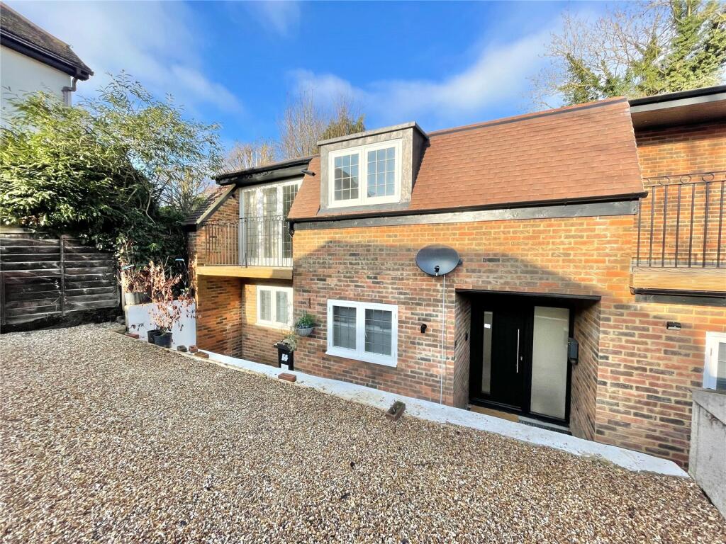 2 bed End of Terrace for rent in Radlett. From Lumley Estates - Radlett