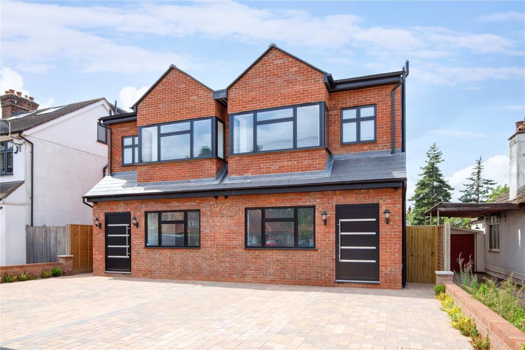 4 bed Semi Detached for rent in Borehamwood. From Lumley Estates - Radlett 4 bed Semi Detached for rent in Borehamwood. From Lumley Estates - Radlett