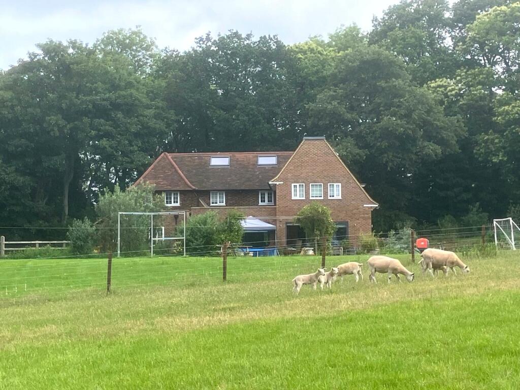 5 bed Detached for rent in Aldenham. From Lumley Estates - Radlett 5 bed Detached for rent in Aldenham. From Lumley Estates - Radlett
