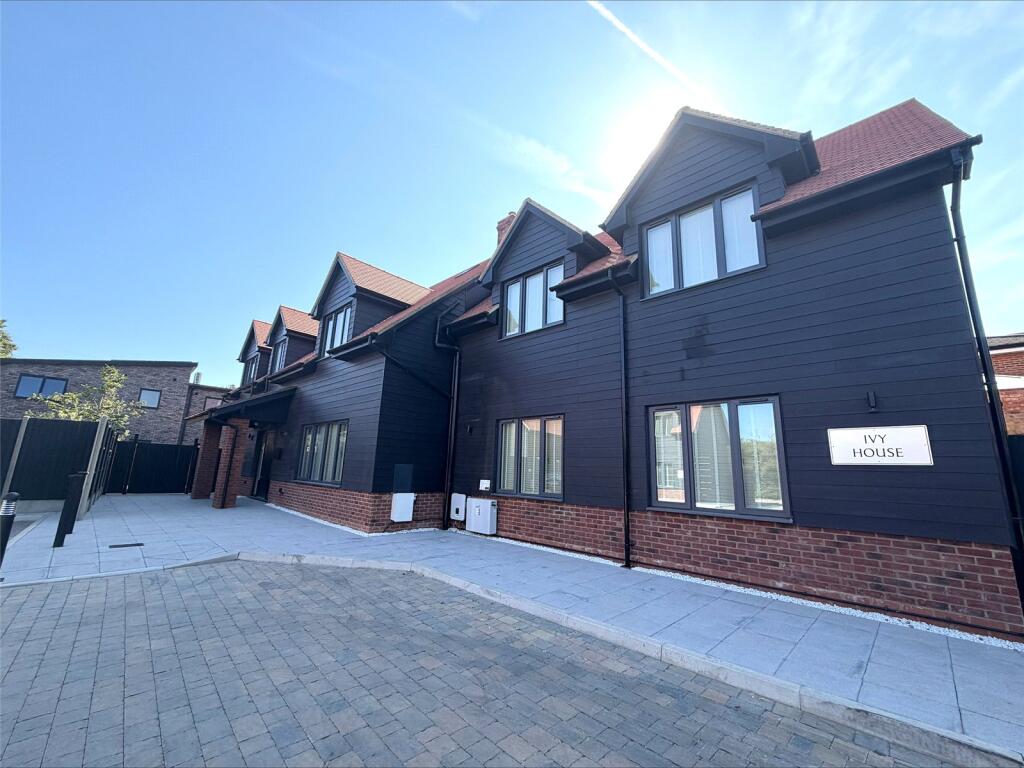 5 bed Detached for rent in Radlett. From Lumley Estates - Radlett 5 bed Detached for rent in Radlett. From Lumley Estates - Radlett