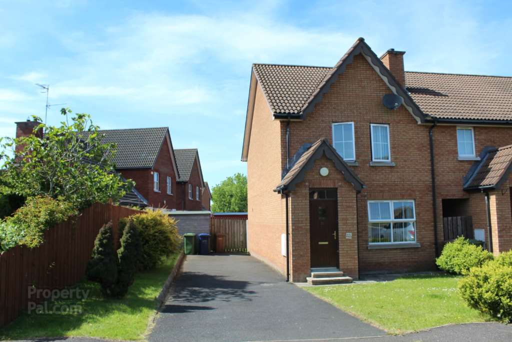 3 bed Town House for rent in Craigavon. From Orchard Lettings 3 bed Town House for rent in Craigavon. From Orchard Lettings