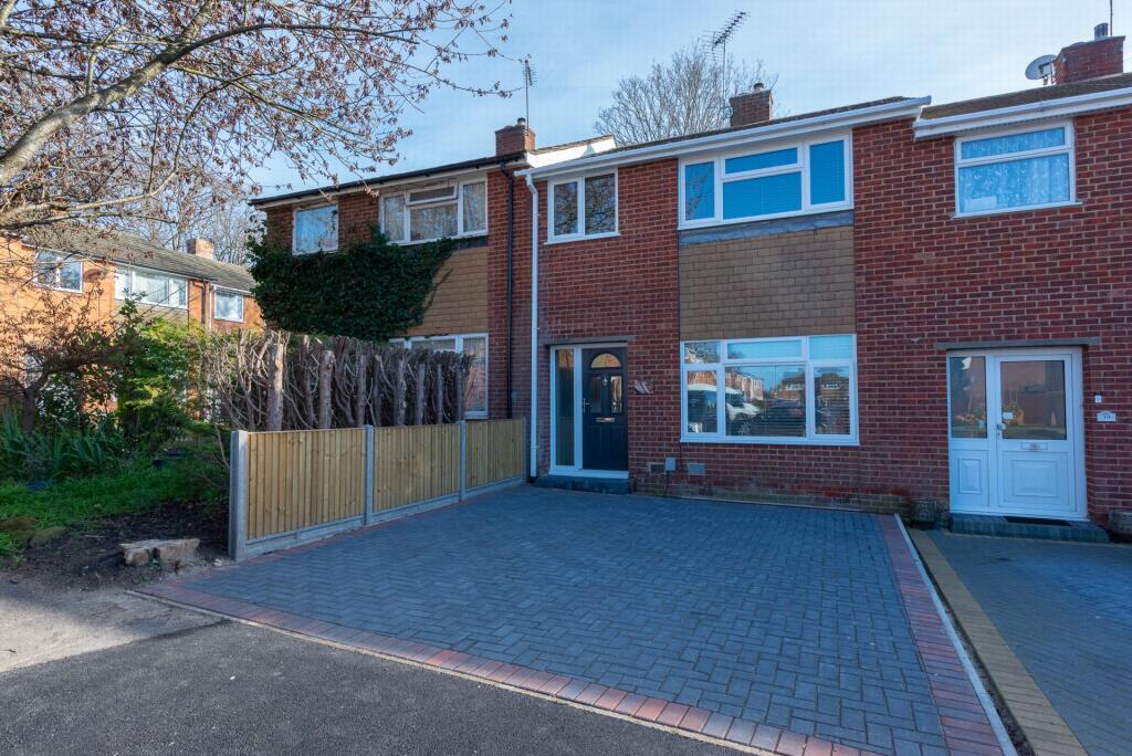 3 bed Mid Terraced House for rent in Farnborough. From Osbornes - Farnborough 3 bed Mid Terraced House for rent in Farnborough. From Osbornes - Farnborough