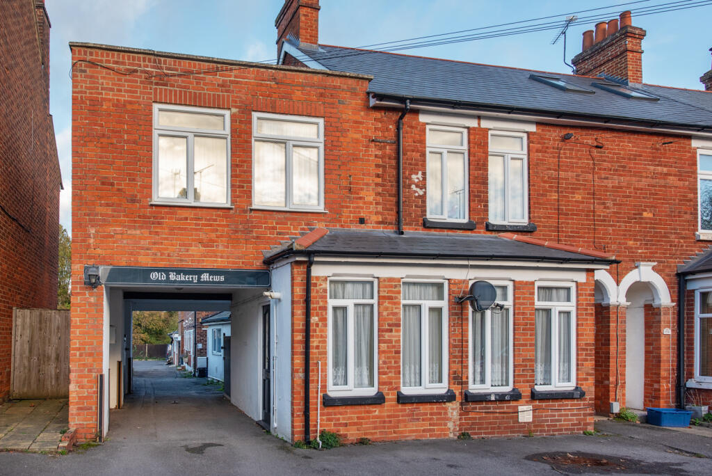 2 bed Annexe for rent in Farnborough. From Osbornes - Farnborough