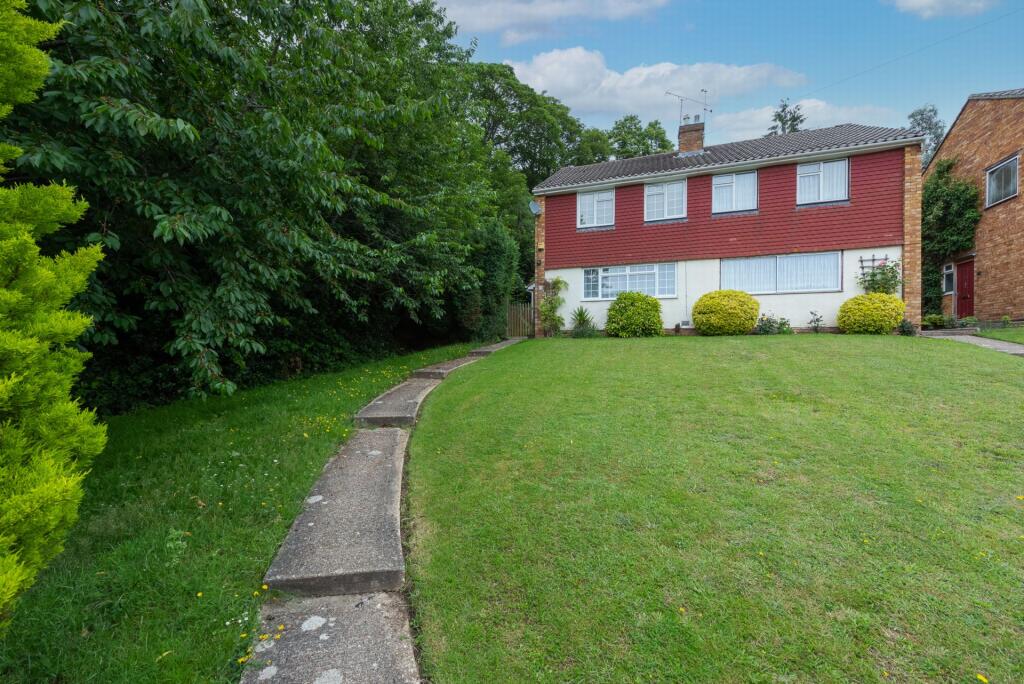 3 bed Detached for rent in Farnborough. From Osbornes - Farnborough