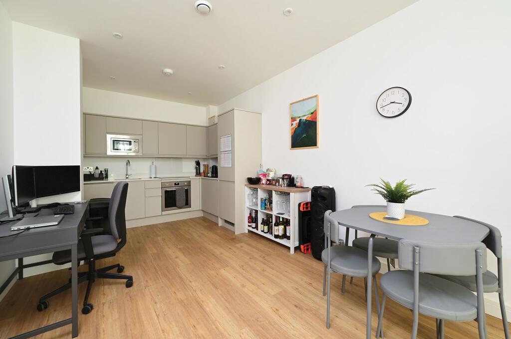 1 bed Apartment for rent in Farnborough. From Osbornes - Farnborough