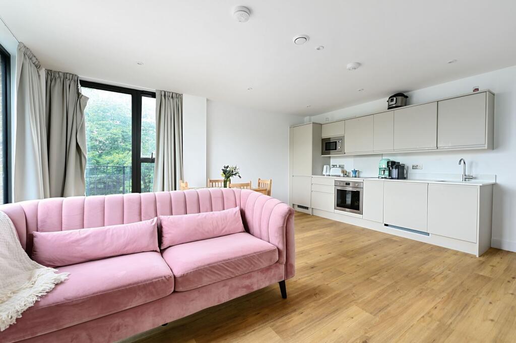 2 bed Apartment for rent in Farnborough. From Osbornes - Farnborough