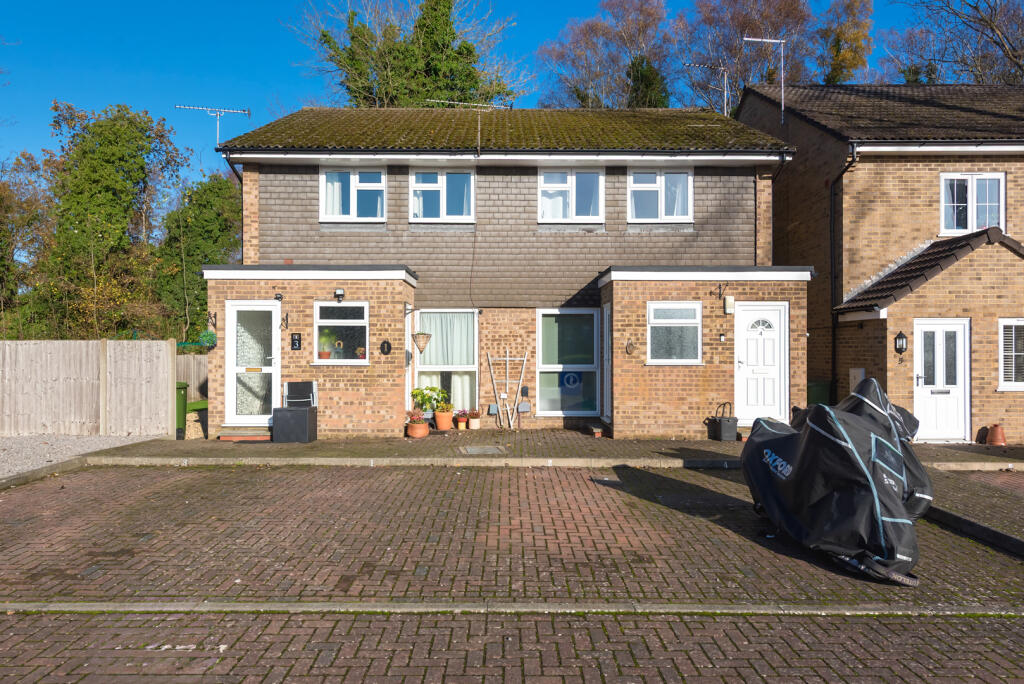 1 bed Annexe for rent in Farnborough. From Osbornes - Farnborough