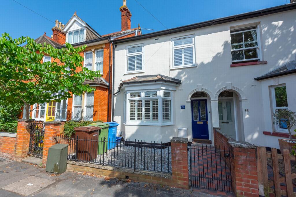 3 bed Semi Detached for rent in Farnborough. From Osbornes - Farnborough