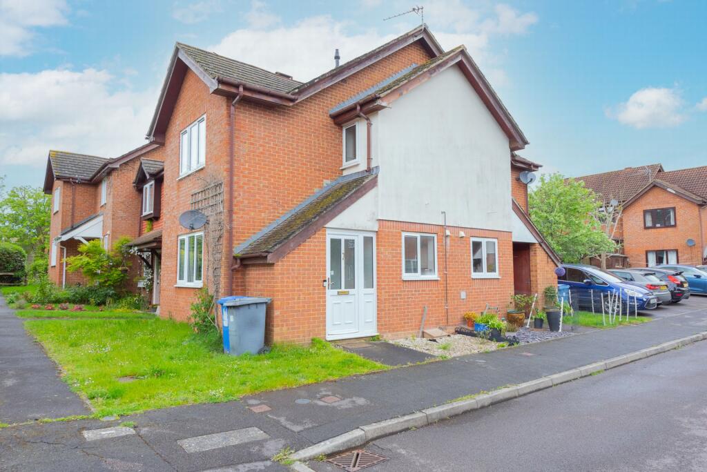 1 bed Detached for rent in Crookham Village. From Osbornes - Farnborough