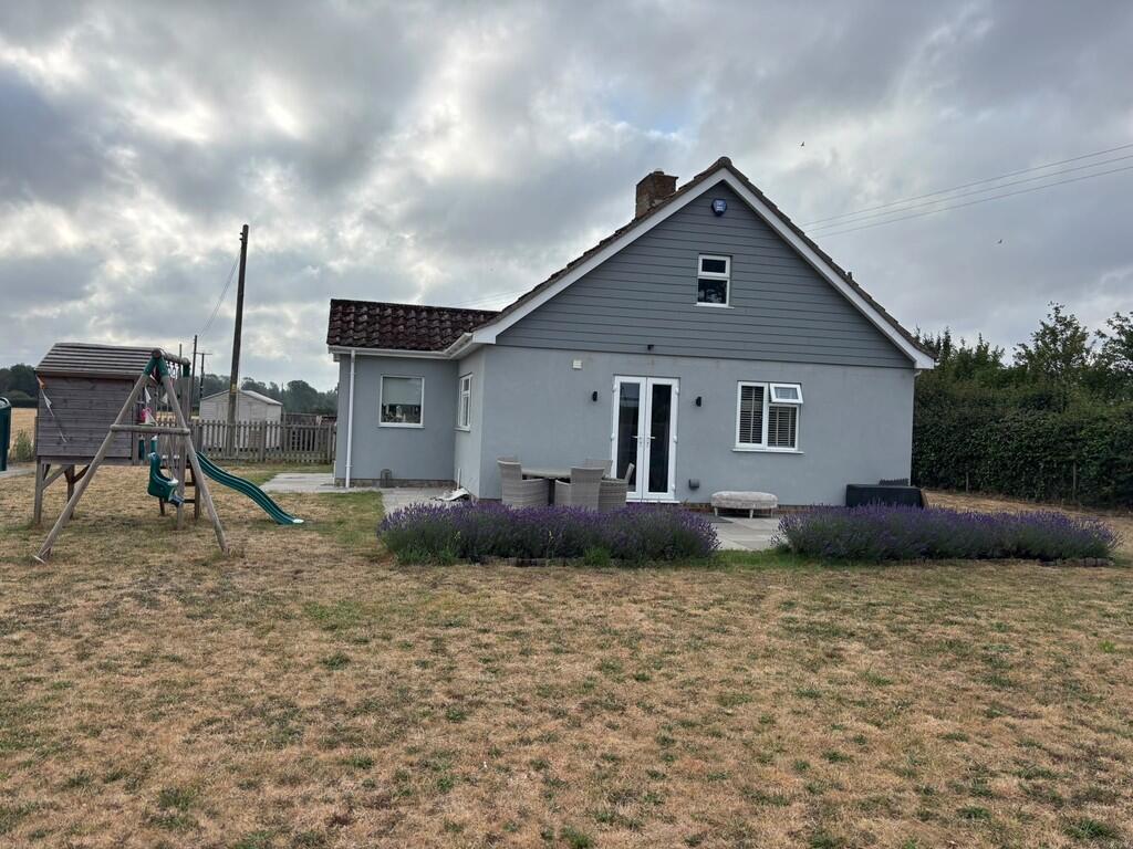 3 bed Detached bungalow for rent in Hopton. From 3 Point Property Management Ltd - Mendlesham 3 bed Detached bungalow for rent in Hopton. From 3 Point Property Management Ltd - Mendlesham