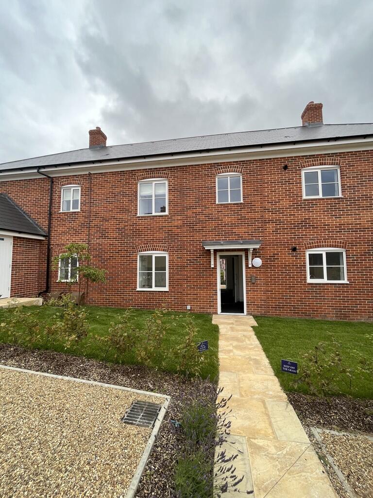 2 bed 1st Floor Flat for rent in Onehouse. From 3 Point Property Management Ltd - Mendlesham