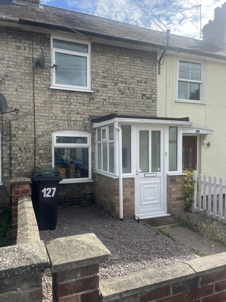 2 bed Mid Terraced House for rent in Stowmarket. From 3 Point Property Management Ltd - Mendlesham