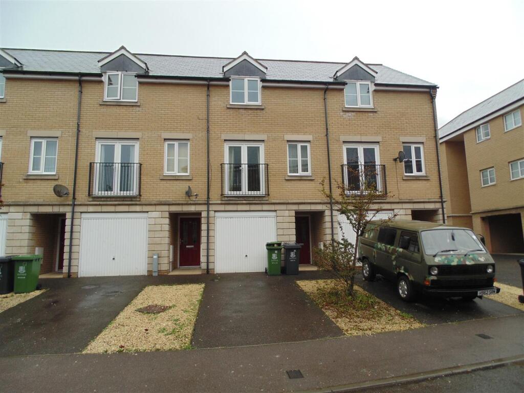 2 bed Mid Terraced House for rent in Great Yarmouth. From 3 Point Property Management Ltd - Mendlesham