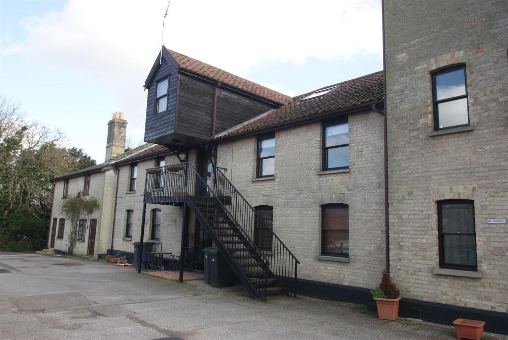 3 bed 1st Floor Flat for rent in Stowmarket. From 3 Point Property Management Ltd - Mendlesham 3 bed 1st Floor Flat for rent in Stowmarket. From 3 Point Property Management Ltd - Mendlesham