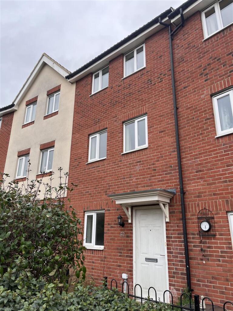 4 bed Town House for rent in Stowmarket. From 3 Point Property Management Ltd - Mendlesham 4 bed Town House for rent in Stowmarket. From 3 Point Property Management Ltd - Mendlesham