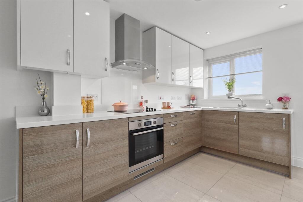 2 bed End of Terrace for rent in Hastings. From Park Lane Group - St. Leonards-On-Sea