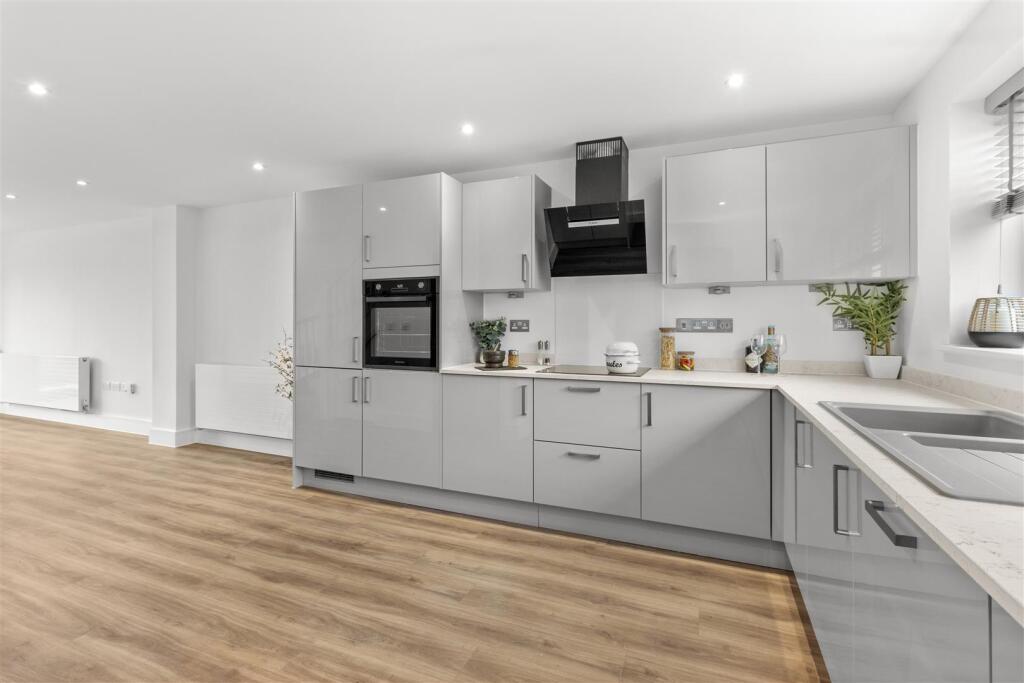 2 bed End of Terrace for rent in Hastings. From Park Lane Group - St. Leonards-On-Sea