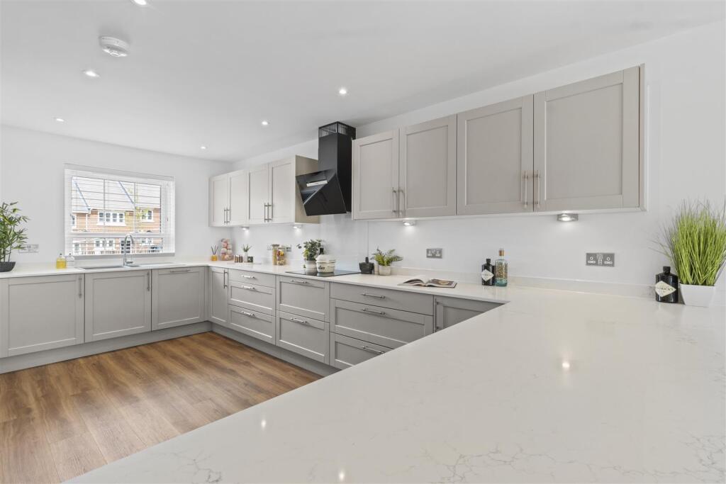 5 bed Semi Detached for rent in Westfield. From Park Lane Group - St. Leonards-On-Sea