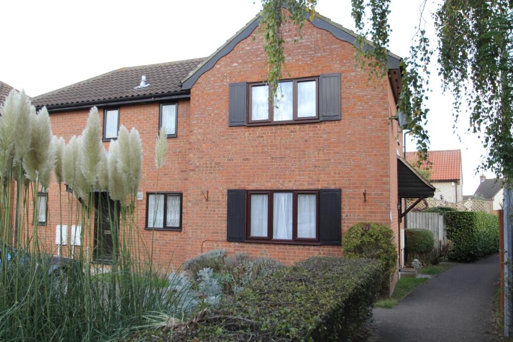 2 bed Mid Terraced House for rent in Thurston. From Parkyns - Bury St. Edmunds