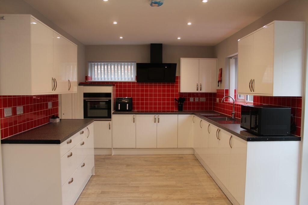 6 bed Semi Detached for rent in Didcot. From Parkway Lettings Ltd - Didcot 6 bed Semi Detached for rent in Didcot. From Parkway Lettings Ltd - Didcot