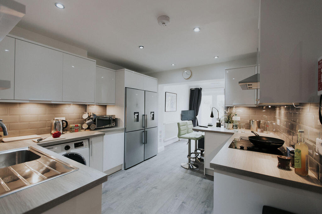 6 bed HMO for rent in Didcot. From Parkway Lettings Ltd - Didcot 6 bed HMO for rent in Didcot. From Parkway Lettings Ltd - Didcot