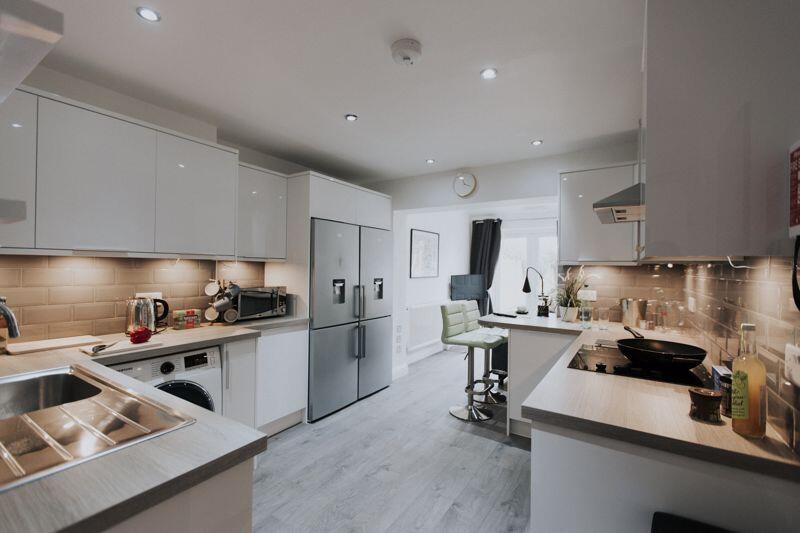 6 bed Semi Detached for rent in Didcot. From Parkway Lettings Ltd - Didcot 6 bed Semi Detached for rent in Didcot. From Parkway Lettings Ltd - Didcot