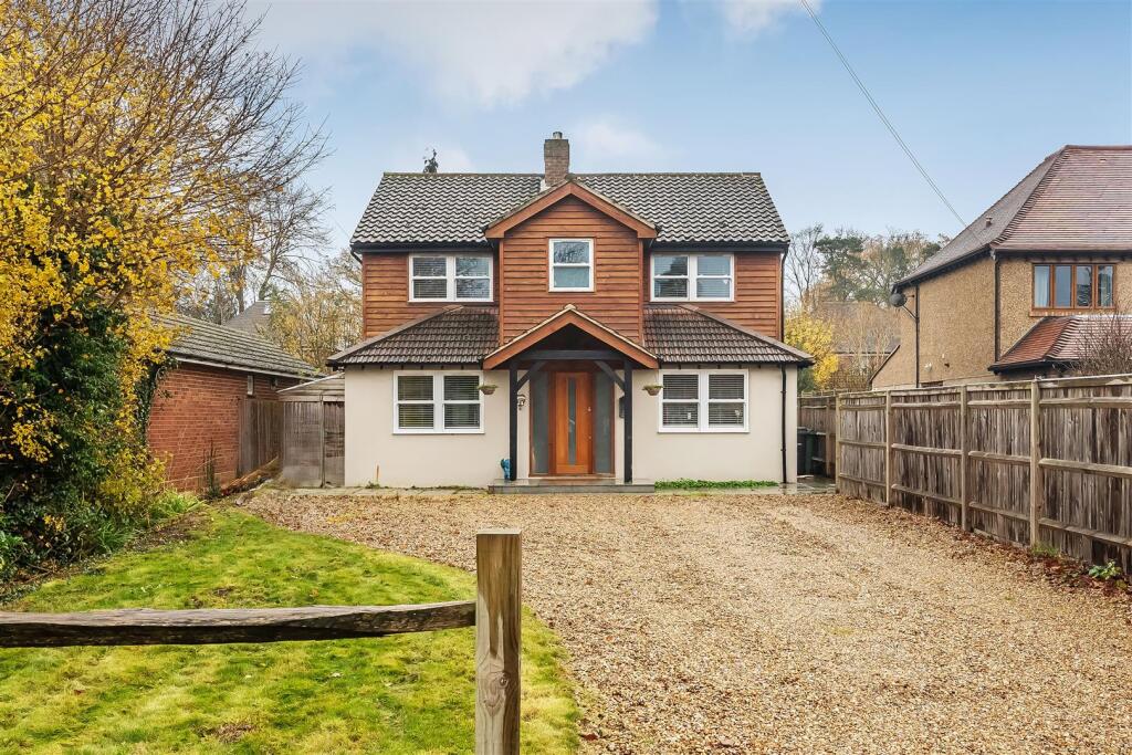4 bed Detached for rent in Pachesham Park. From Patrick Gardner - Ashtead - Lettings