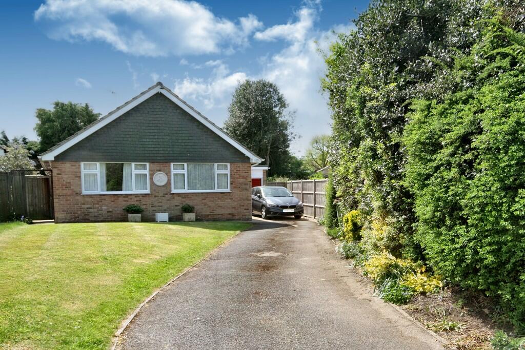 3 bed Detached bungalow for rent in Little Bookham. From Patrick Gardner - Great Bookham