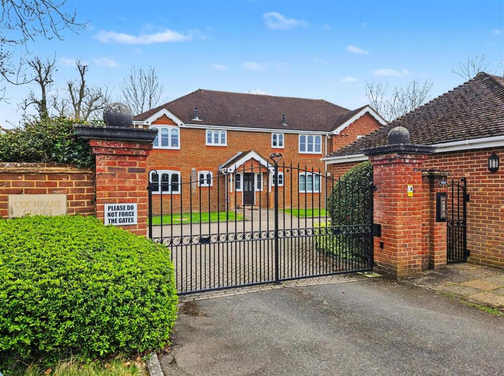 2 bed Apartment for rent in Little Bookham. From Patrick Gardner - Great Bookham