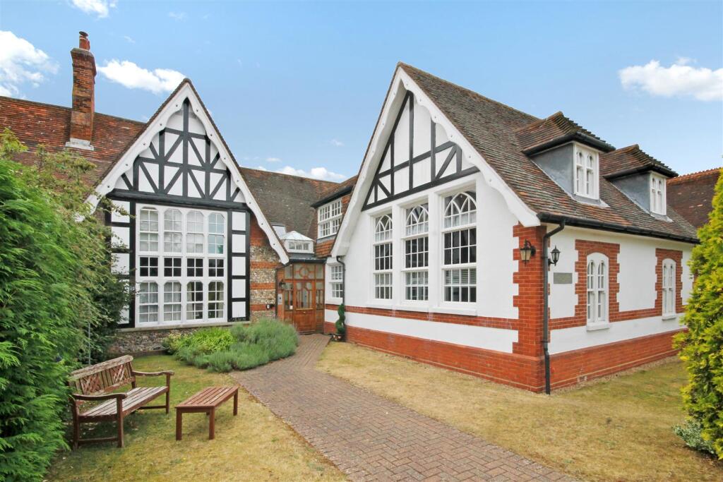 1 bed Apartment for rent in Little Bookham. From Patrick Gardner - Great Bookham