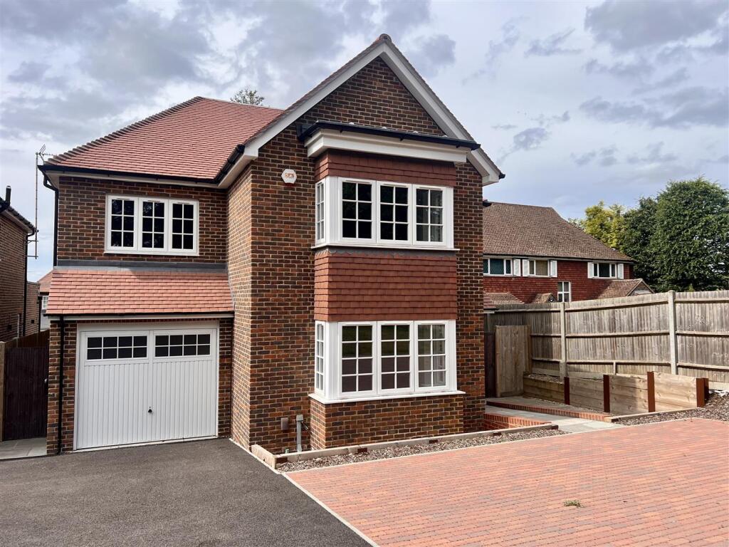 4 bed Detached for rent in Little Bookham. From Patrick Gardner - Great Bookham 4 bed Detached for rent in Little Bookham. From Patrick Gardner - Great Bookham