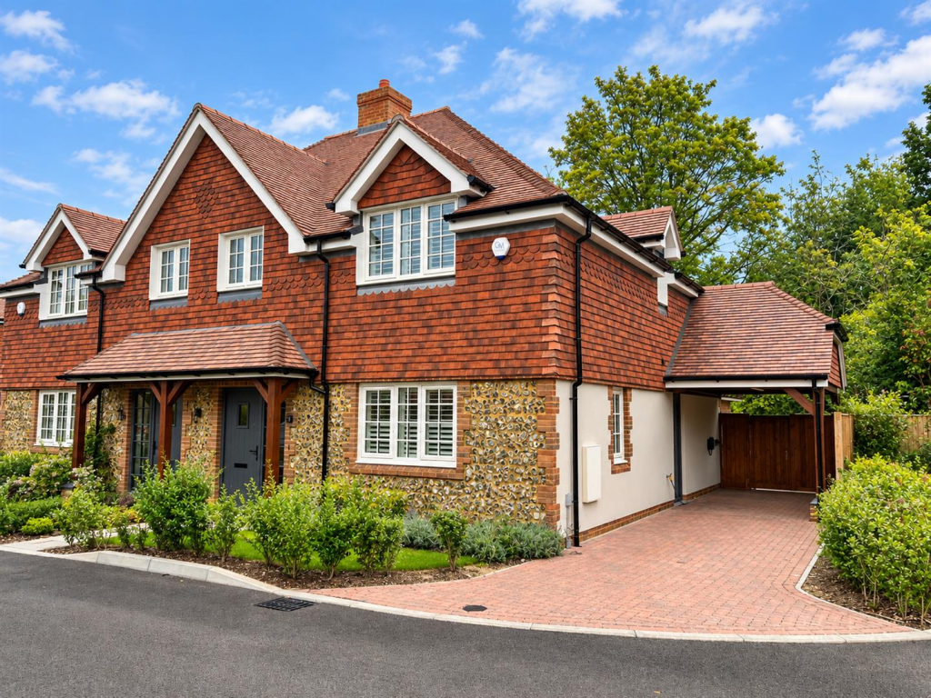 3 bed Detached for rent in Effingham. From Patrick Gardner - Great Bookham