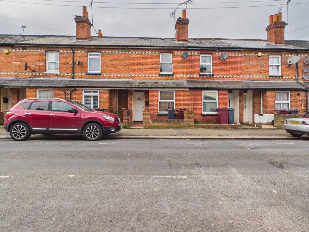 2 bed Mid Terraced House for rent in Burghfield. From Patrick Williams - Tilehurst 2 bed Mid Terraced House for rent in Burghfield. From Patrick Williams - Tilehurst