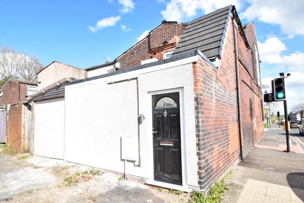 1 bed 1st Floor Flat for rent in Bury. From Pearson Ferrier - Bury