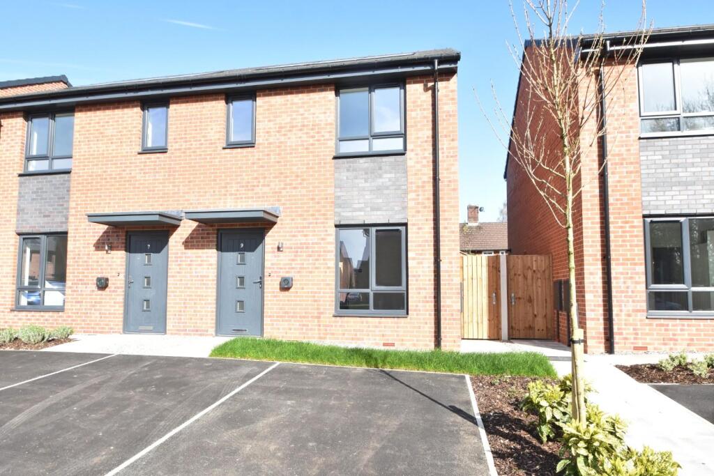 3 bed Semi Detached for rent in . From Pearson Ferrier - Bury