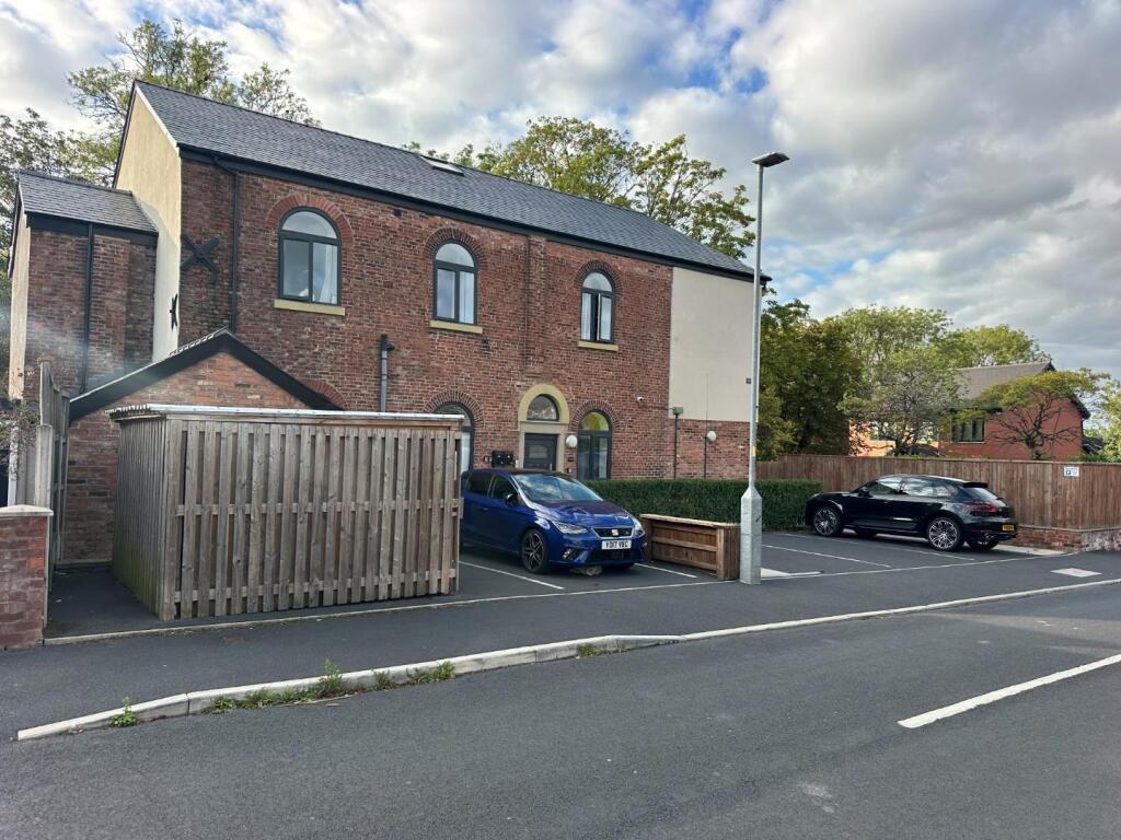 2 bed Apartment for rent in Manchester. From Pearson Ferrier - Bury 2 bed Apartment for rent in Manchester. From Pearson Ferrier - Bury